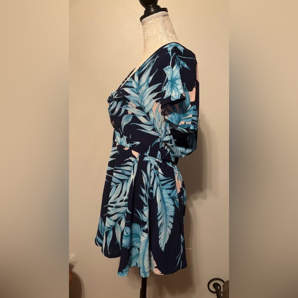 Tropical Leaf Print Shorts Romper or swim suit cover - Picture 3 of 8